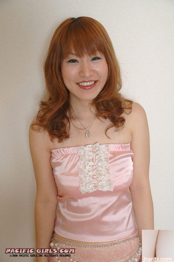 Model Pasifik Musume No.366 (80P)