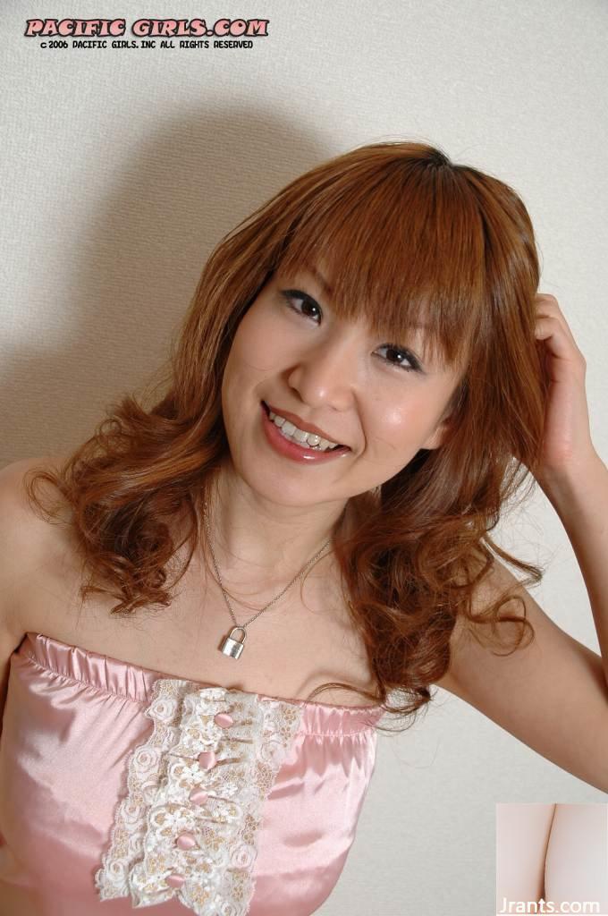 Model Pasifik Musume No.366 (80P)