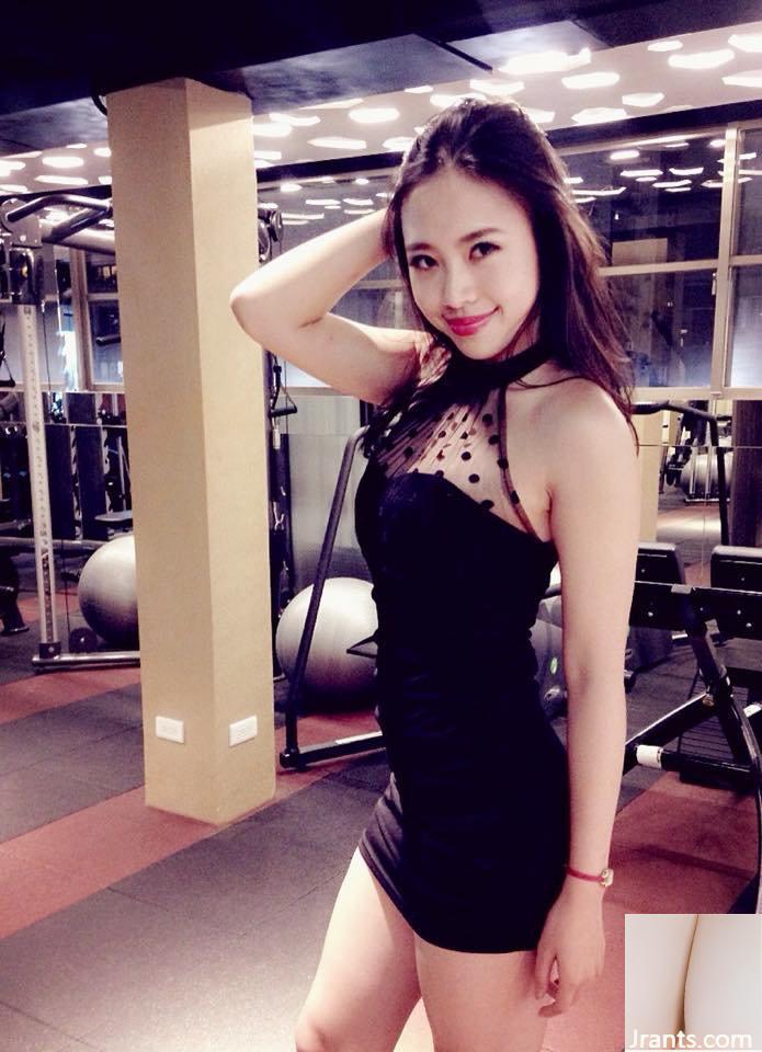 Wanita cantik super seksi 34D dengan bokong gagah~Cai Yunjie~ (96P)