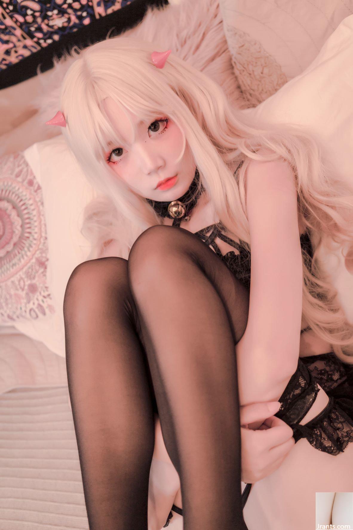 (Coser) Lima Ratus Hantu Lagi – Saint &#8220;Strap Black Silk&#8221; (59P)