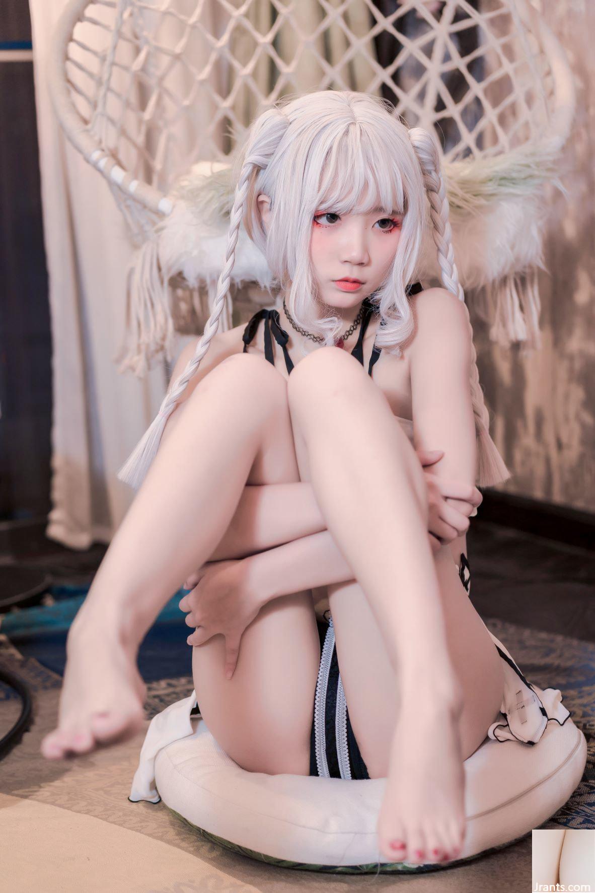 (Coser) Lima Ratus Hantu Lagi – Saint &#8220;Strap Black Silk&#8221; (59P)