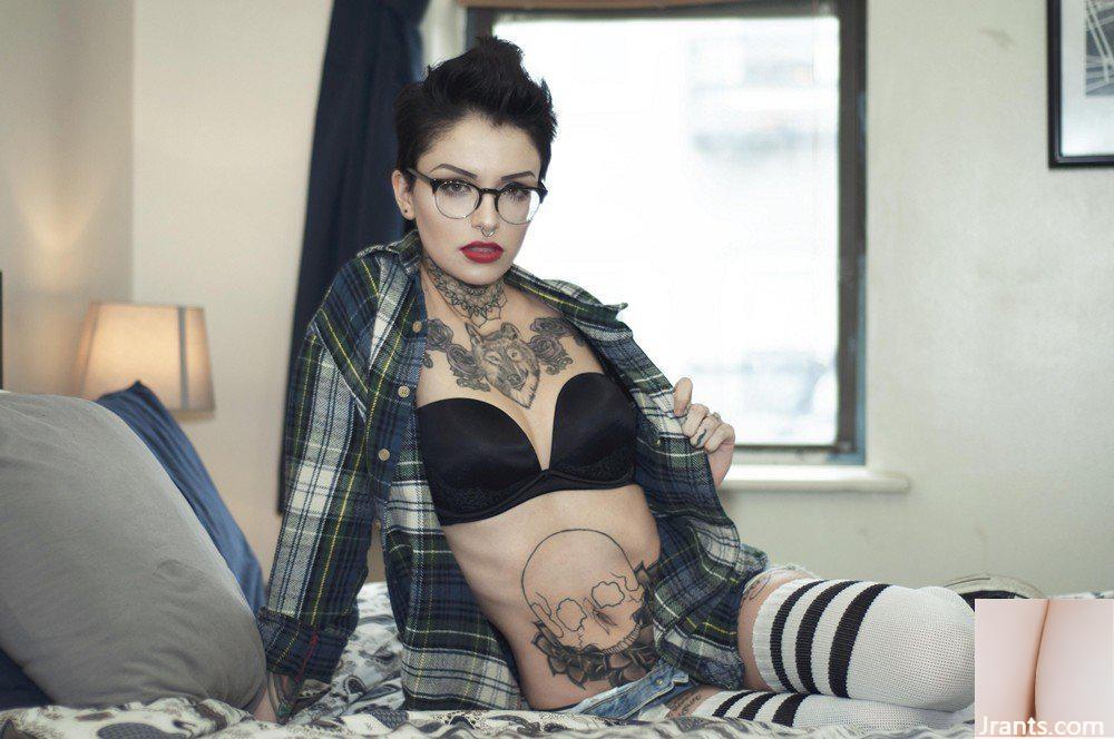 (Suicide Girls) 19. März 2015 – Leighraven Talk Nerdy to Me (50P)