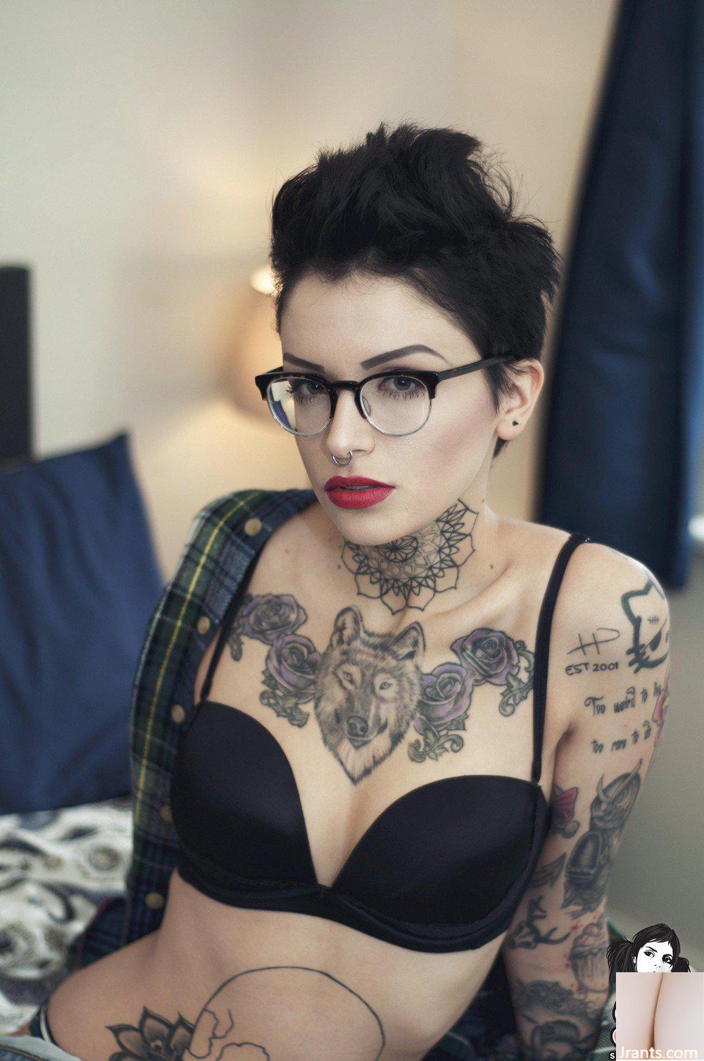 (Suicide Girls) 19. März 2015 – Leighraven Talk Nerdy to Me (50P)