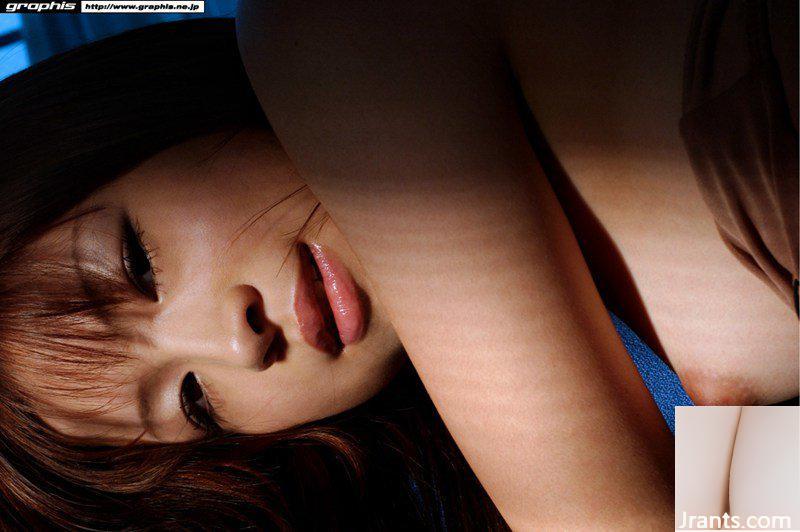 FIRST GRAVURE First Daughter NO.023 YURI SADUKI یوری ساکیزوکی (125P