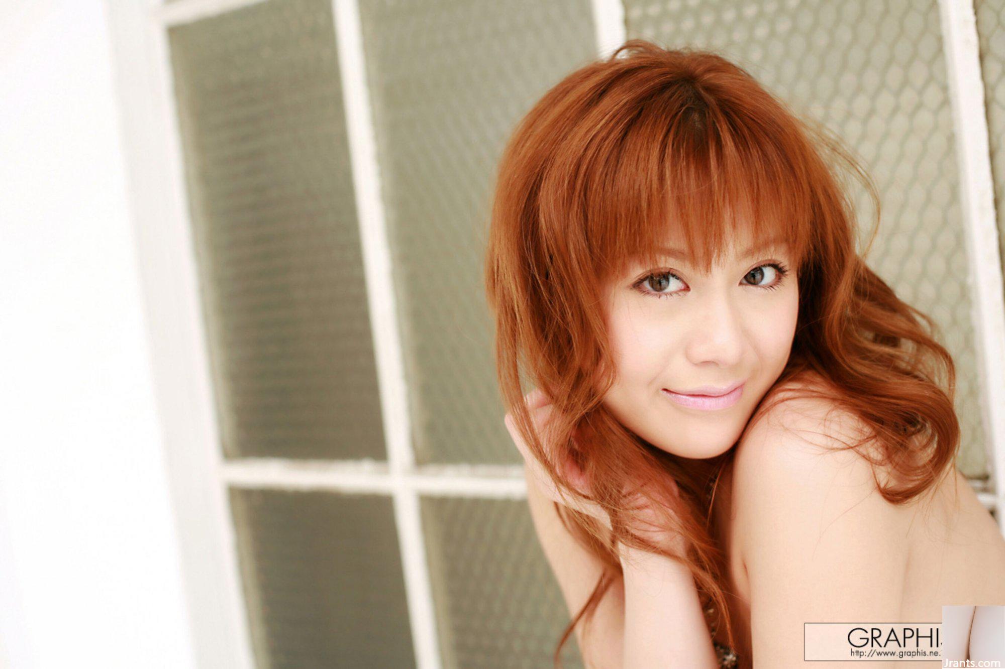 Aizawa Hina (Graphis) 《Salju Tenang》(2006-12-05) (105P)