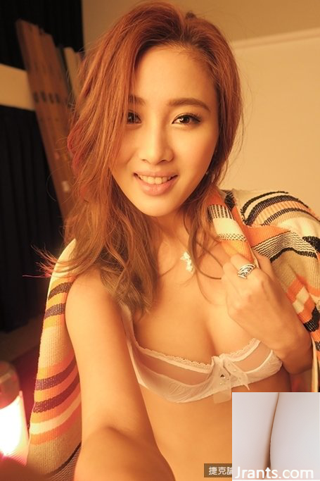 Shao Shao Sunshine Little Woman (GQ) (28P)