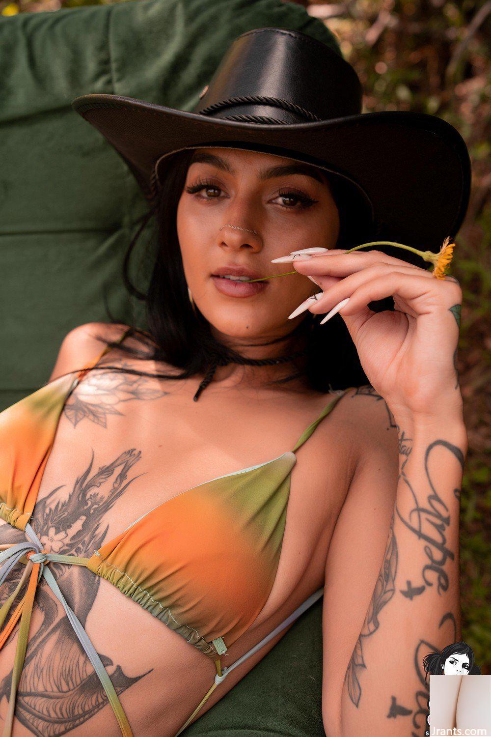 (Suicide Girls) 26. Okt. 2024 – Liasunmoon – Country Club (45P)