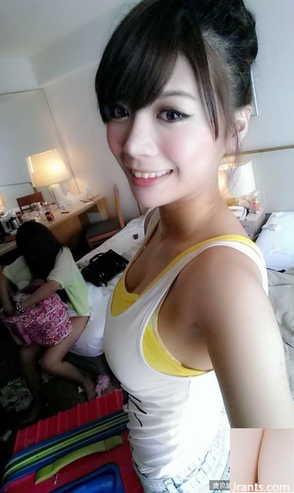 Fille diplômée du lycée professionnel 32D Zhuang Jing ~ Rui Rui (Alice Lee) ~ vient de se lever et a pris un selfie avec des lunettes sur son corps décolleté montrant ses couilles chaudes (51P)