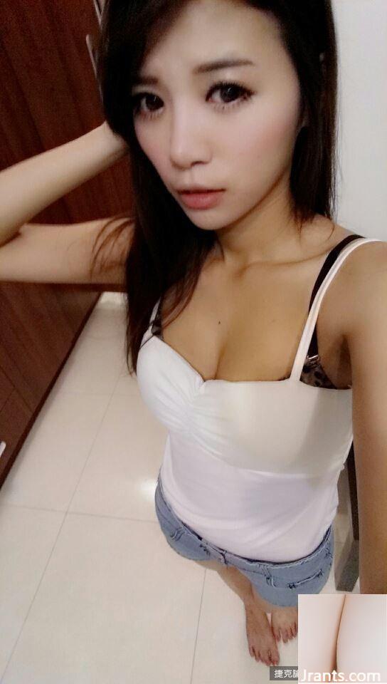 Fille diplômée du lycée professionnel 32D Zhuang Jing ~ Rui Rui (Alice Lee) ~ vient de se lever et a pris un selfie avec des lunettes sur son corps décolleté montrant ses couilles chaudes (51P)