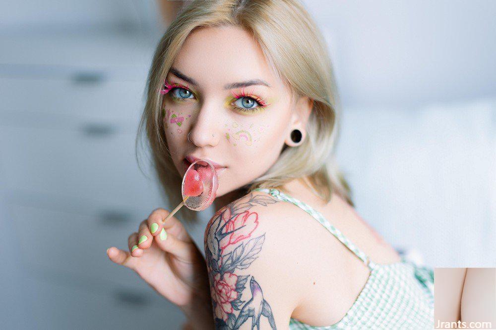 (Suicide Girls) 29 de outubro de 2024 – Roxylove – Juicy Lollipop (60P)