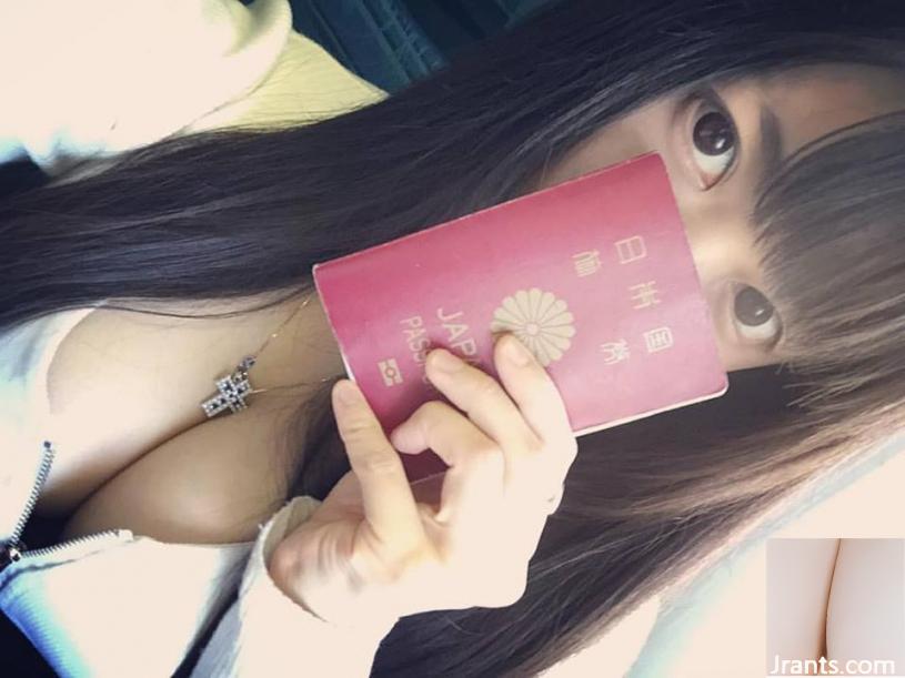 노출증을 주장하는 H 컵 소녀 ~ 시부야 유리 ~베이스를 반쯤 연주하다가 갑자기 Qiao의 가슴에 손을 넣었습니다 (38P)