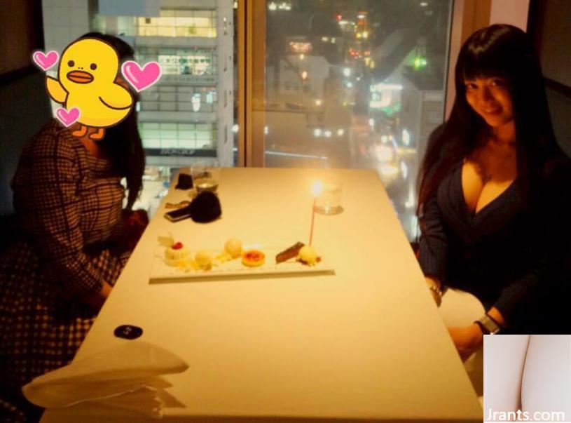 노출증을 주장하는 H 컵 소녀 ~ 시부야 유리 ~베이스를 반쯤 연주하다가 갑자기 Qiao의 가슴에 손을 넣었습니다 (38P)