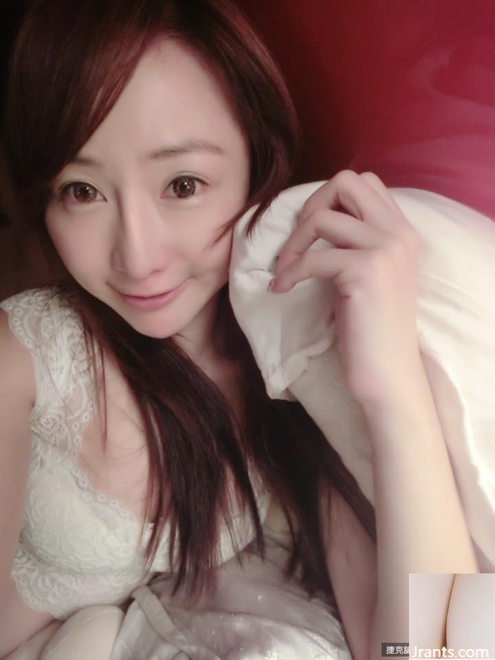 Gadis Madou~T seksi 34D (Tiffany Chen)~hanya mengenakan celana dalam dan bantal (40P)