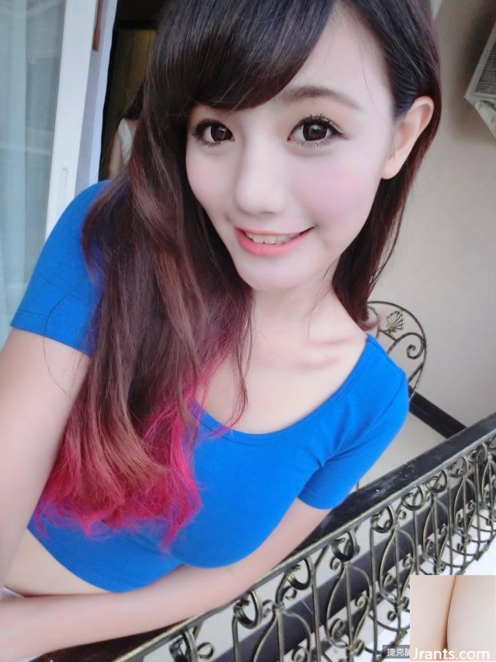34D 섹시한 연인~첸웨이~파란 비키니 둥그스름하고 통통한 가슴 셀카 (37P)