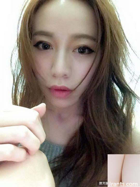Gadis seksi 34D~Zhang Yuxin~MRT dada bagian atas, pintu tengah sedikit terbuka, bagian depan ganda menjulang (30P)