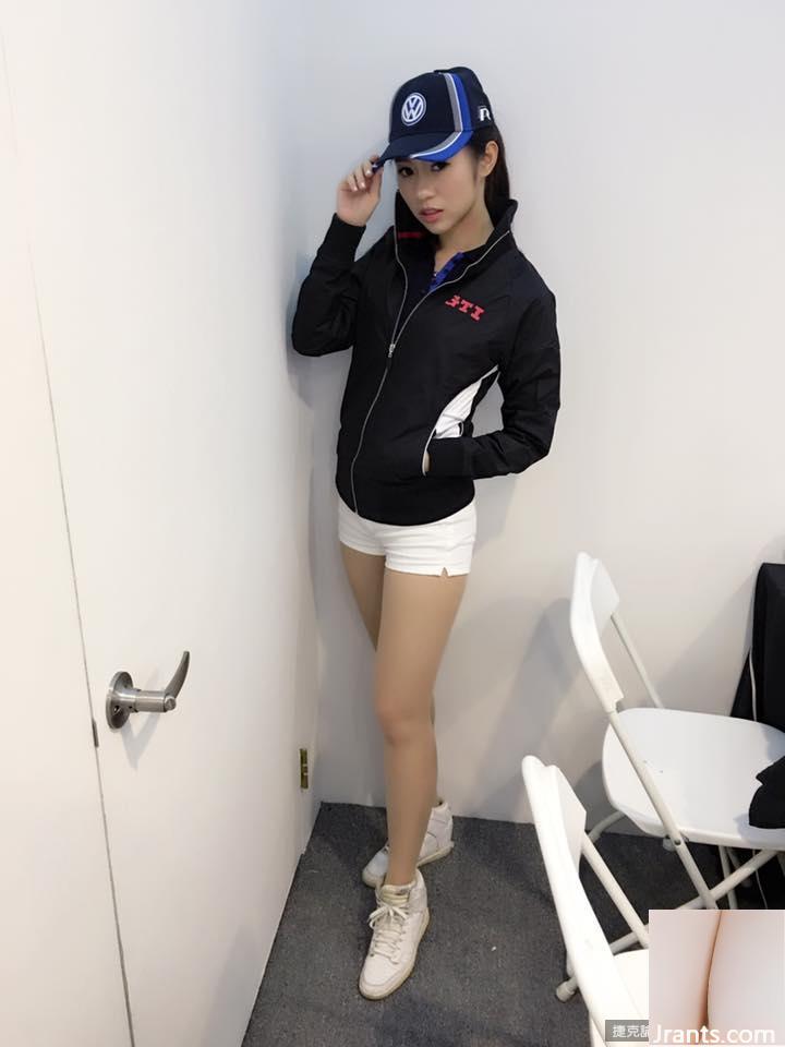 올리비아 우리 ~ 침대에 누워서 엄청난 해부와 핫 그루브에 빠지는 모습을 촬영 중 (30P)