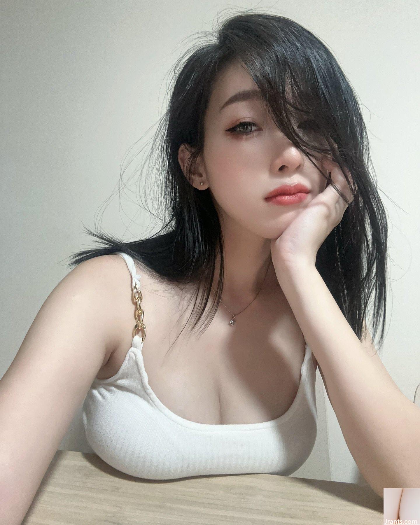 O doce sorriso da temperamental irmã “Lin Shufen” faz as pessoas derreterem e se sentirem cheias de amor (11P)