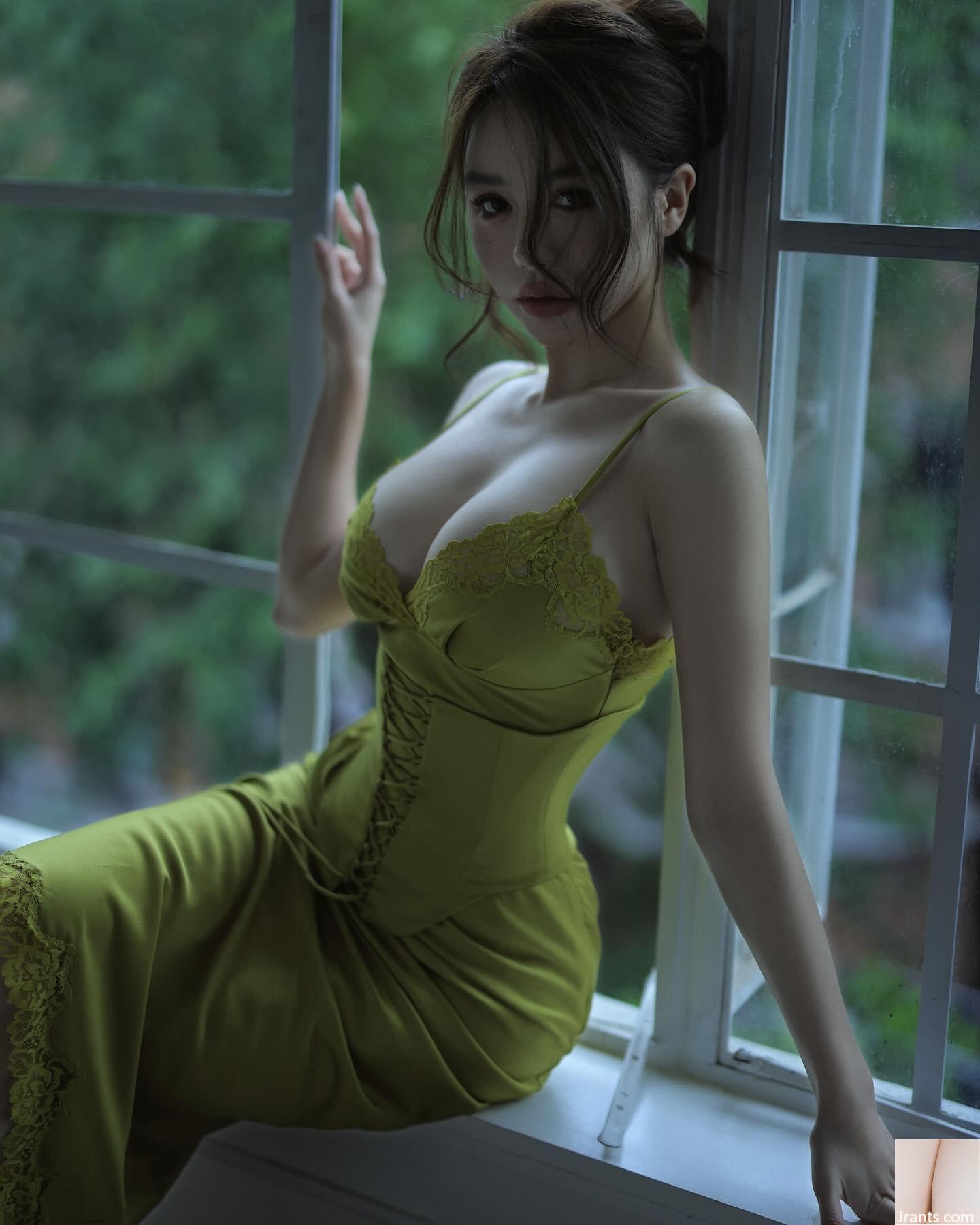 섹시하고 화끈한 몸매와 외모가 사람들을 미치게 만드는 &#8220;원원 장 SAYUKI&#8221;(21P)