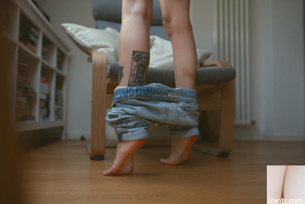 (Suicide Girls) 2024년 11월 5일 – Blackoblivion – 청바지 (56P)