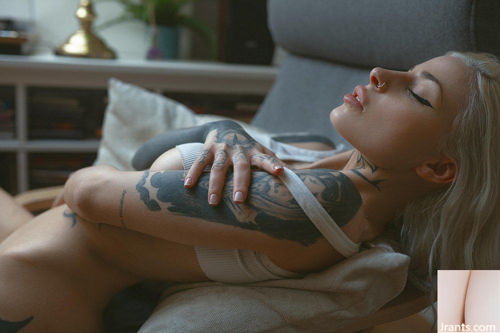(Suicide Girls) 2024년 11월 5일 – Blackoblivion – 청바지 (56P)