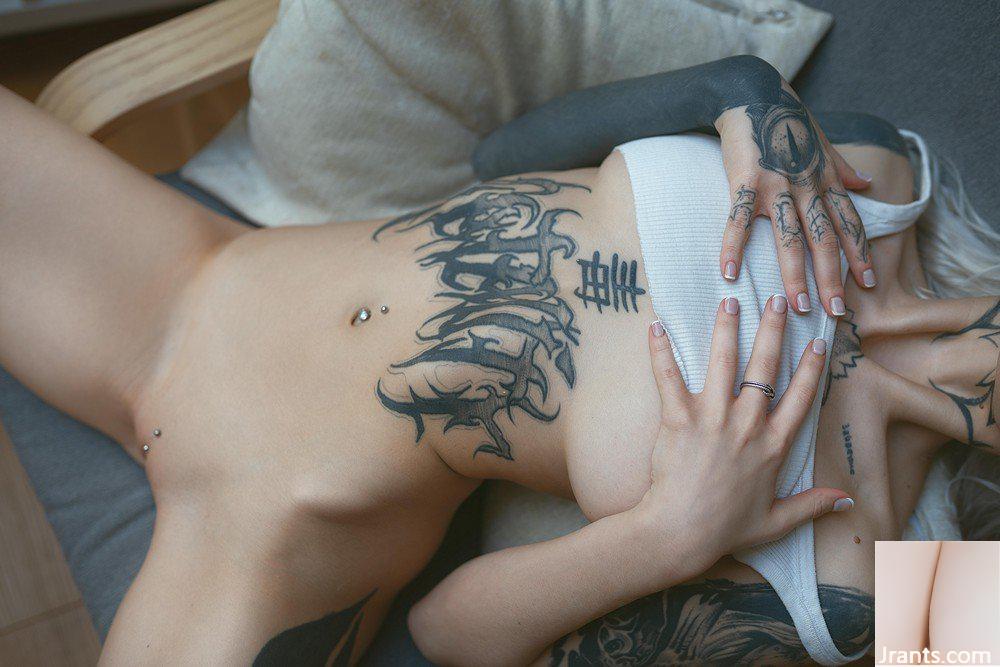 (Suicide Girls) 2024년 11월 5일 – Blackoblivion – 청바지 (56P)