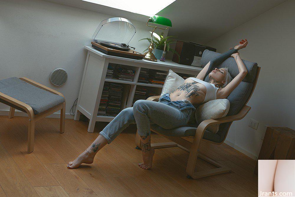 (Suicide Girls) 05 نوفمبر 2024 &#8211; بلاك أوبليفيون &#8211; بلو جينز (56 ف)