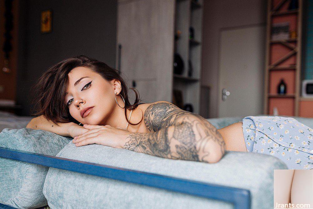 (Suicide Girls) 07 novembre 2024 – Lerahon – Oublie – Moi – Pas (57P