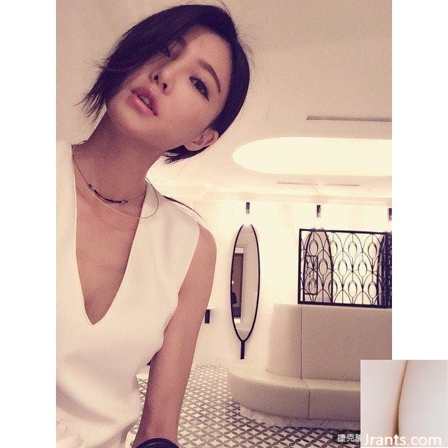 ~Mico Zhang Weichun~ Selfie de arriba a abajo revela sexys surcos dobles, súper hermosos (21P)