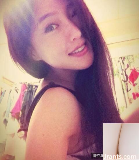 ~Mico Zhang Weichun~ Selfie dari atas ke bawah memperlihatkan alur ganda yang seksi, super cantik (21P)