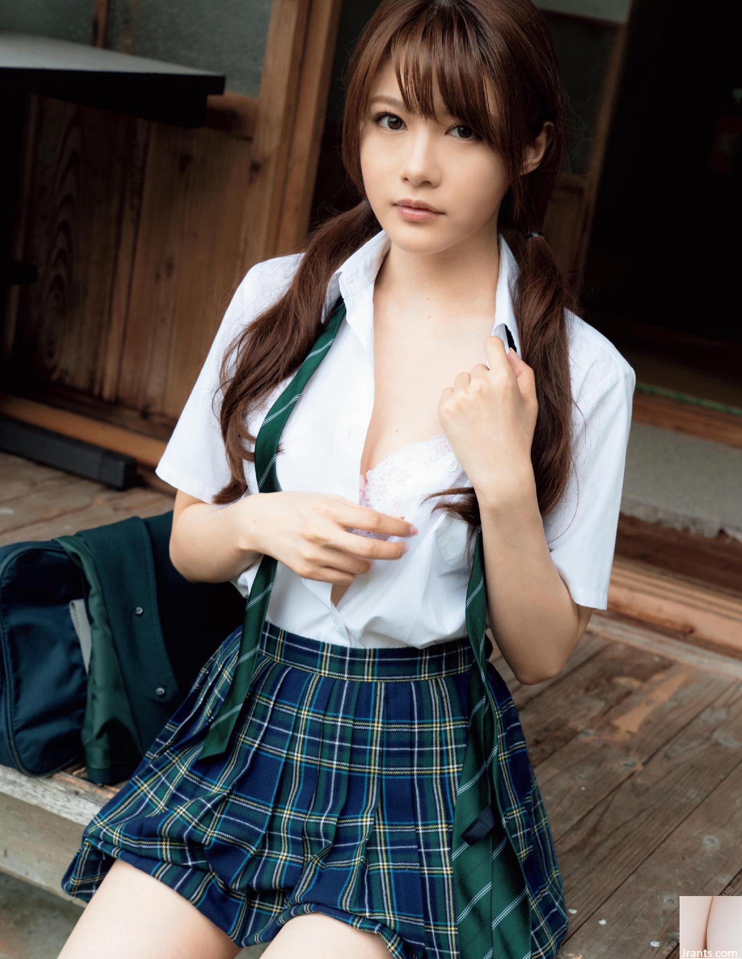 Minami Aizawa ke-1, koleksi foto aiminami deluxe edisi berharga (110P)