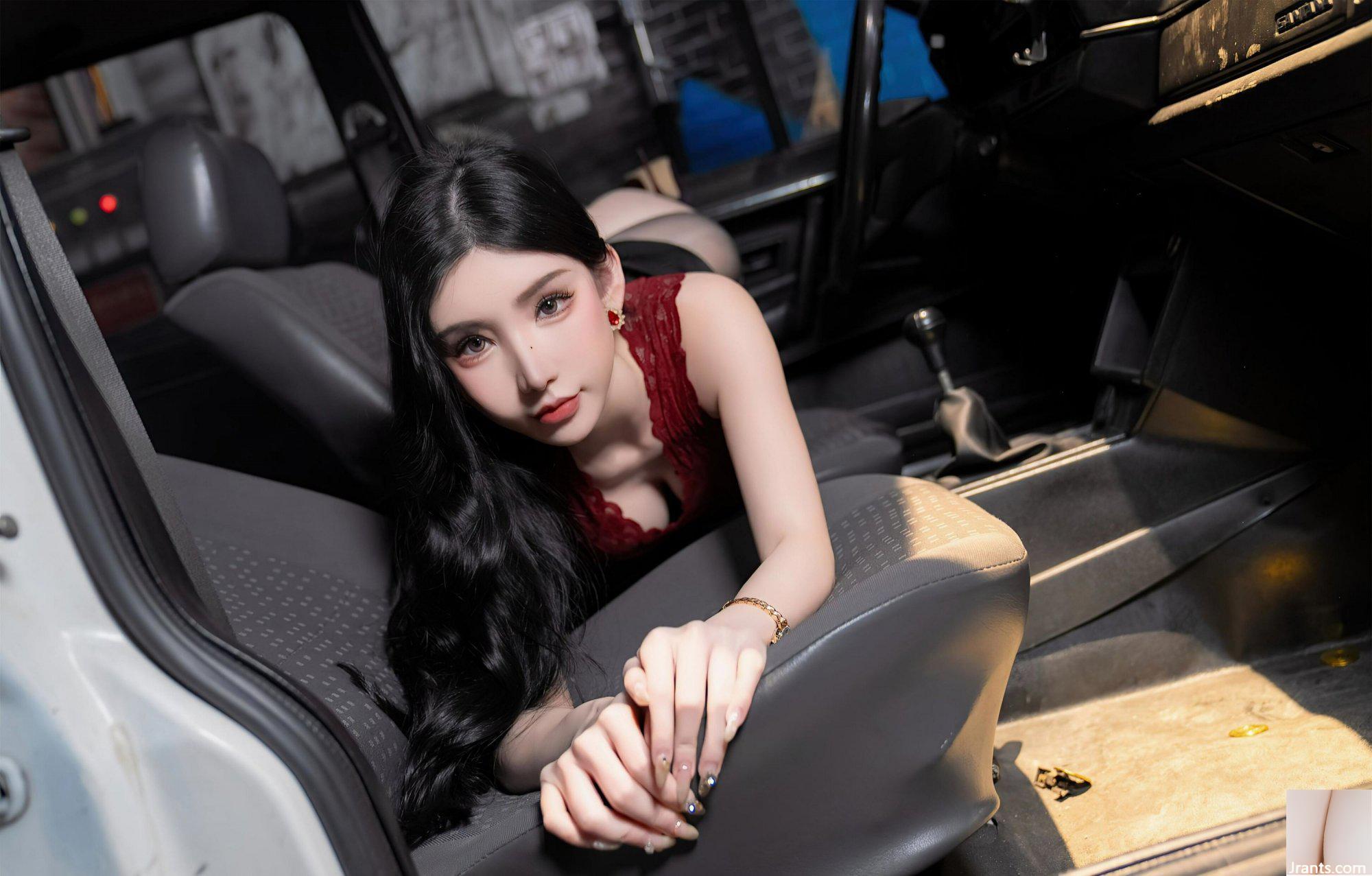 (XiuRen Extra) XiuRen linda modelo Zhou Yuxi &#8220;Love in the Car&#8221; (98P)