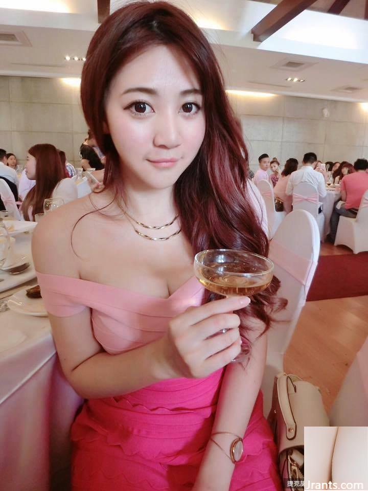 Xia Yanxin, fille sexy de 20 ans aux gros seins, assiste au mariage (24P)