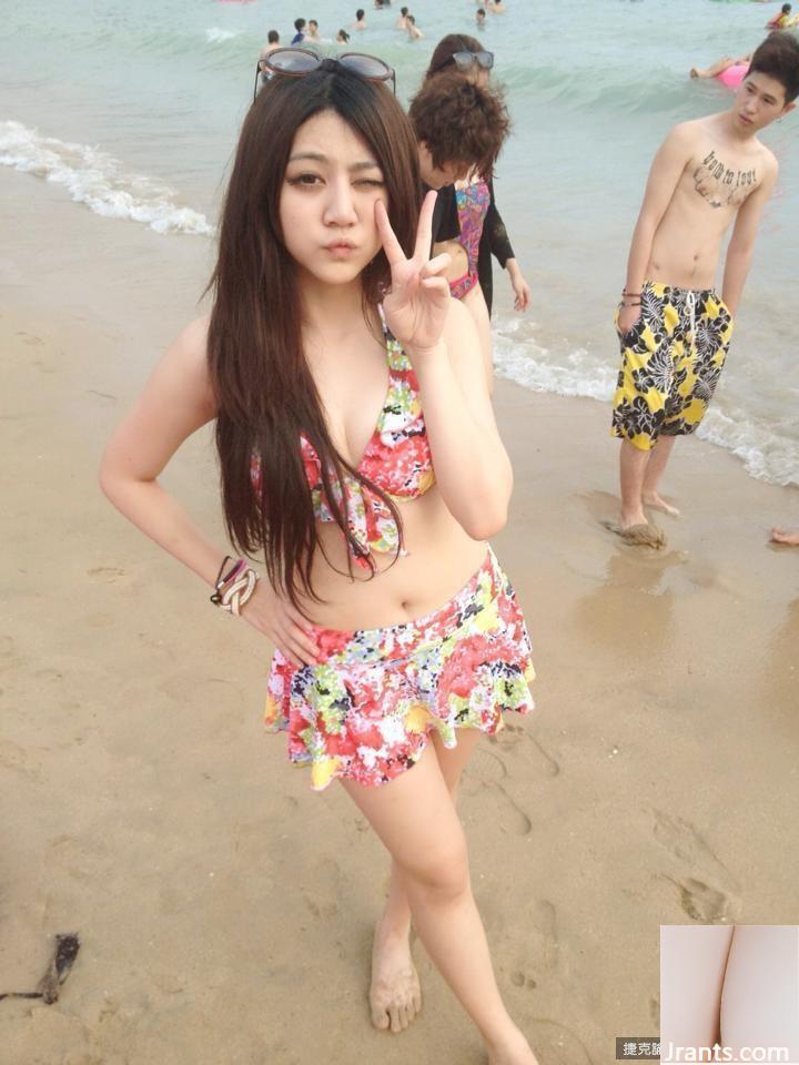 Xia Yanxin, fille sexy de 20 ans aux gros seins, assiste au mariage (24P)