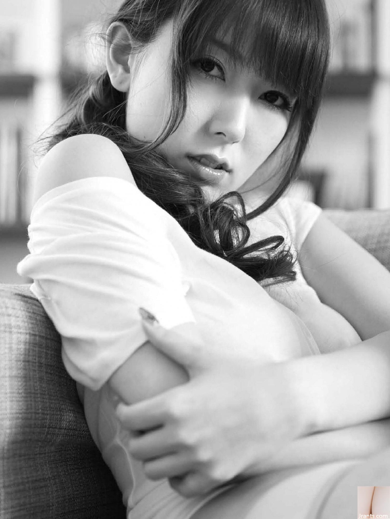 Hatano Yui (Foto) „In-LOVE Devil 爱-LOVE“ (152P)