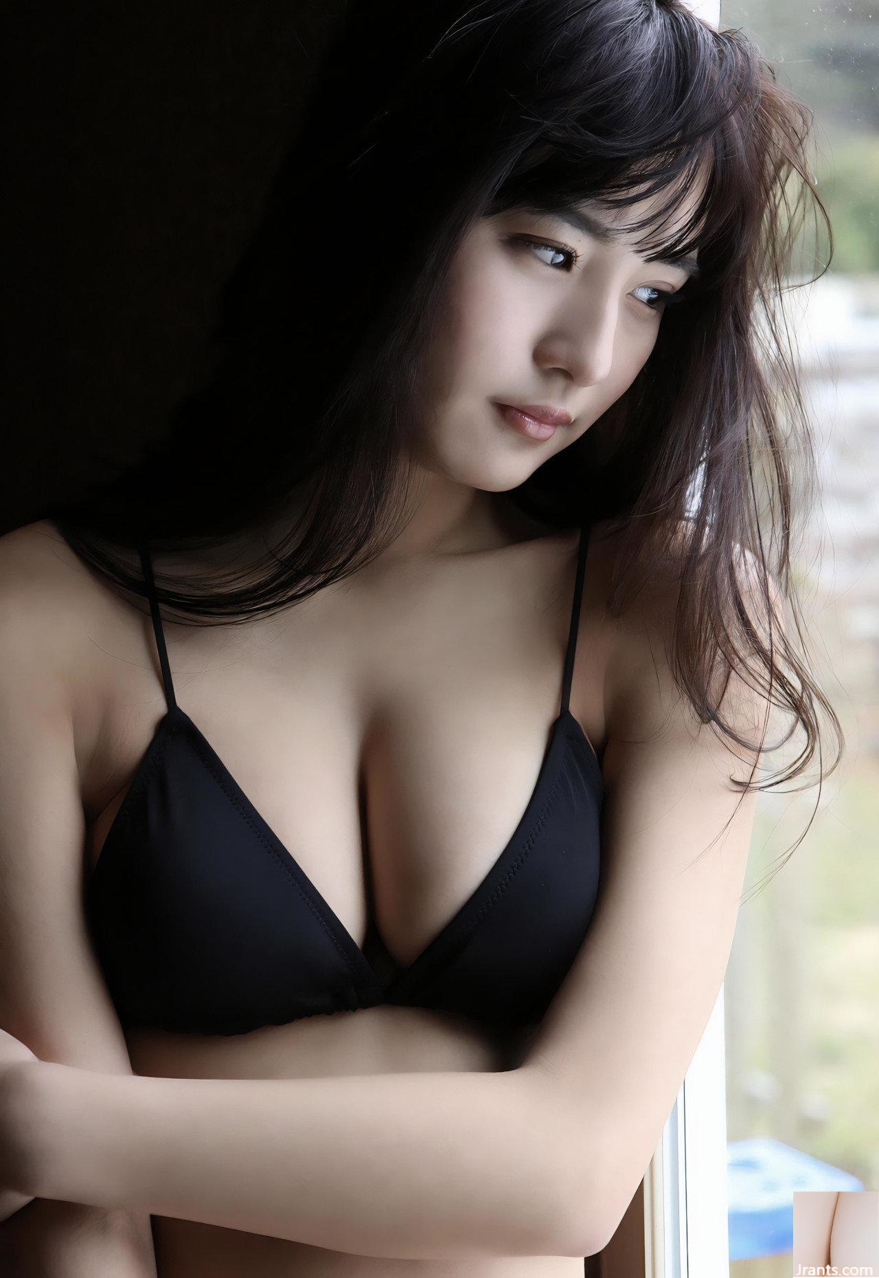 (Rina Asakawa) Linda garota (Corpo é o melhor) exibindo seios grandes e nádegas (22P)