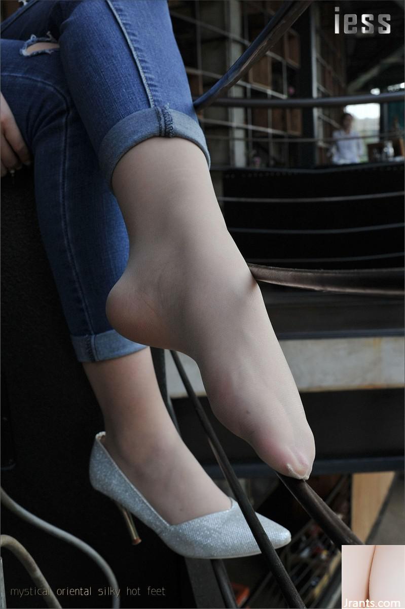 (IESS) Zhang Xinyue Seiden-High-Heels und Jeans 2 (54P)