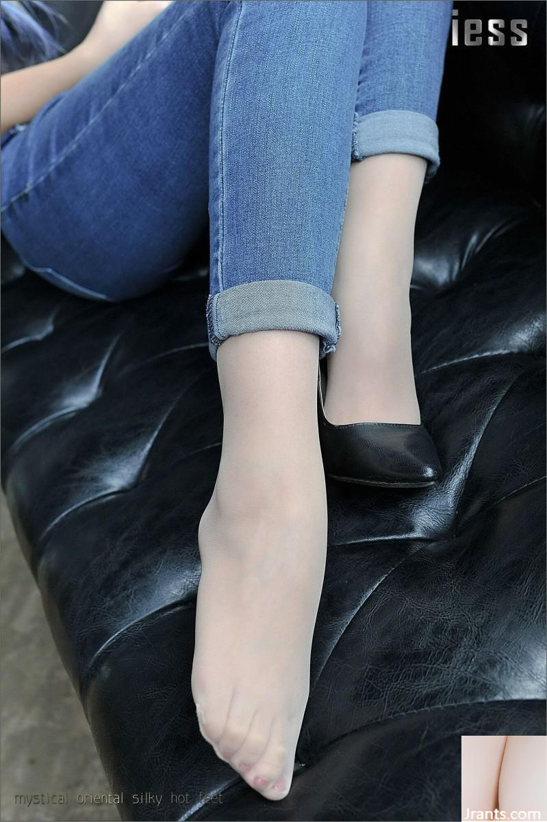 (IESS) Zhang Xinyue Seiden-High Heels und Jeans (54P)