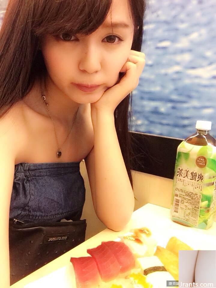 32C sweet Madou~Sweetheart Xiaoya~mengenakan piyama seksi berpotongan rendah yang menarik sebelum tidur (53P)