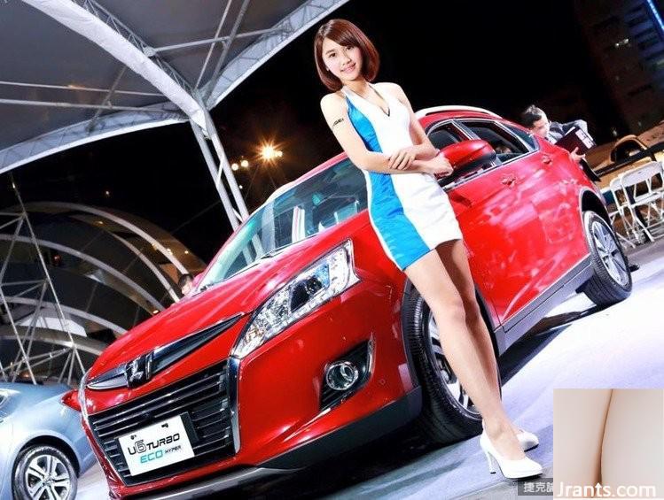 Manusia lebih berbahaya daripada mobil! Gadis cantik Carly berbagi foto seksi (19P)