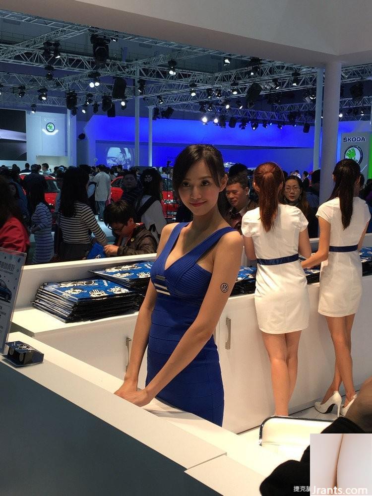 Le mannequin Zhao Litong au Salon de l&#39;auto Volkswagen (22P)