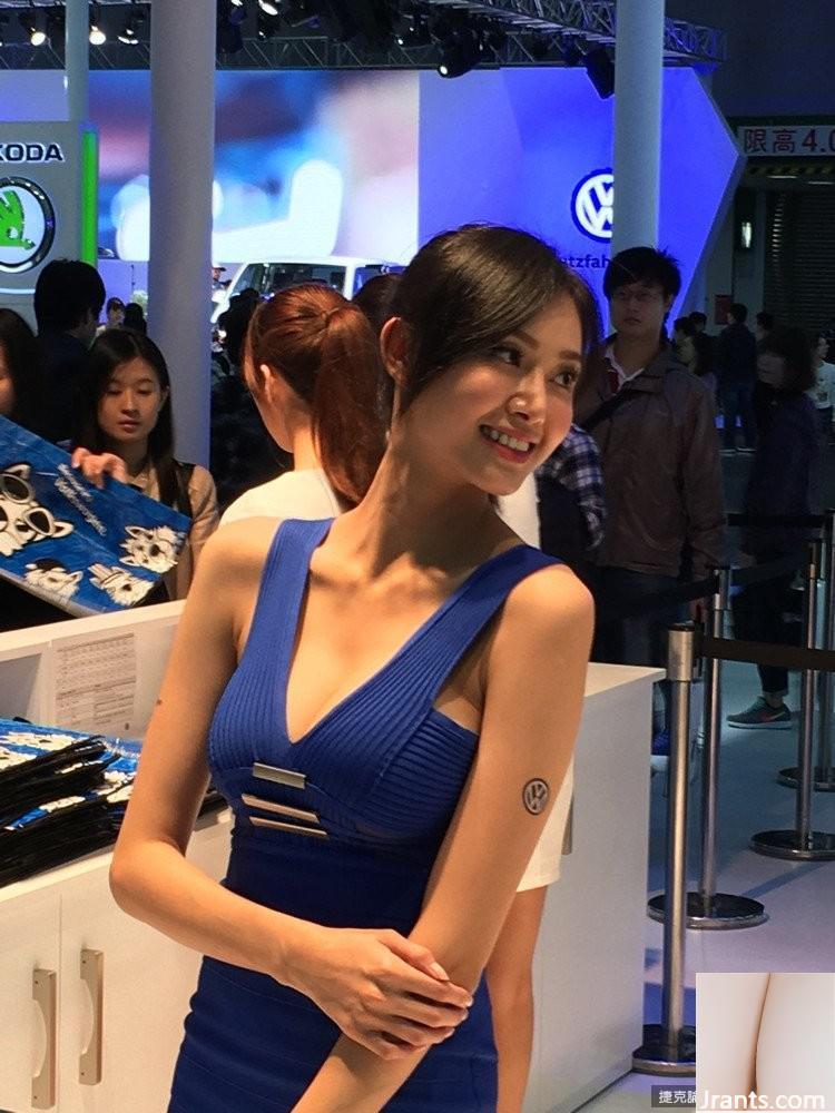 Le mannequin Zhao Litong au Salon de l&#39;auto Volkswagen (22P)