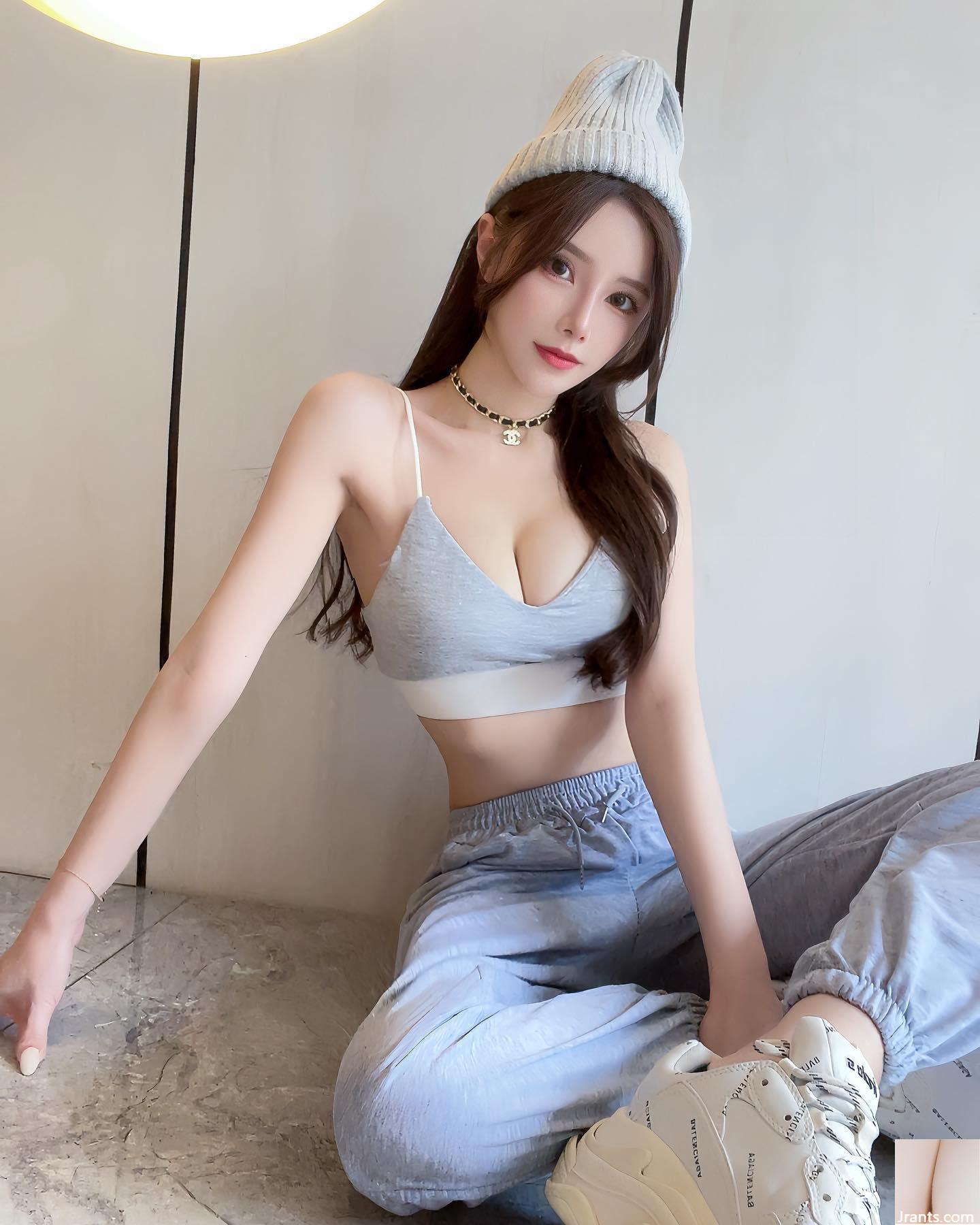 Gadis cantik &#8220;Peru_&#8221; ini memiliki payudara berwarna putih dan lembut yang begitu menggoda untuk disaksikan! (16P)