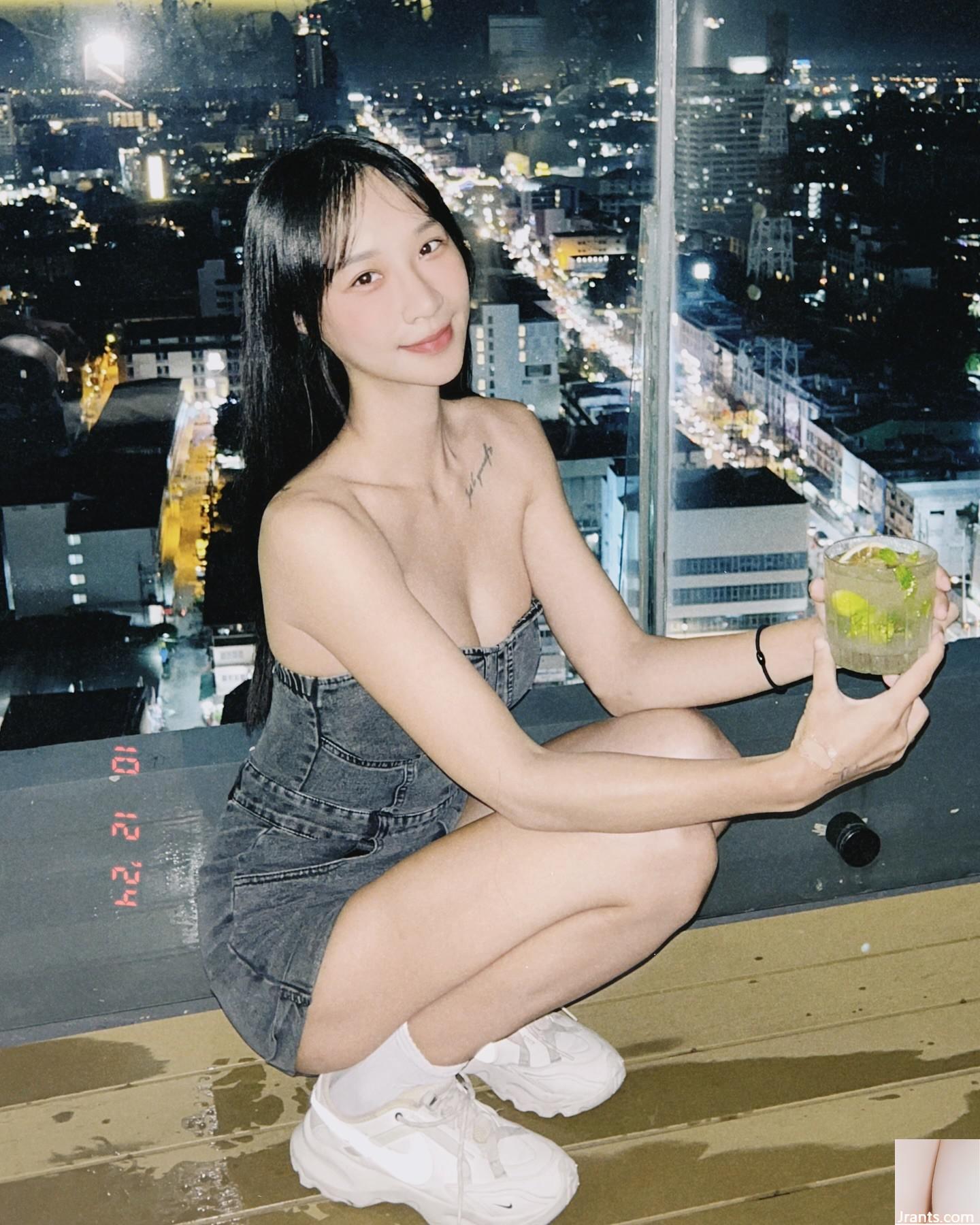 Le côté sexy irrésistible de la fille magique « Sunny » devient de plus en plus excitant à mesure que vous la regardez (23P)