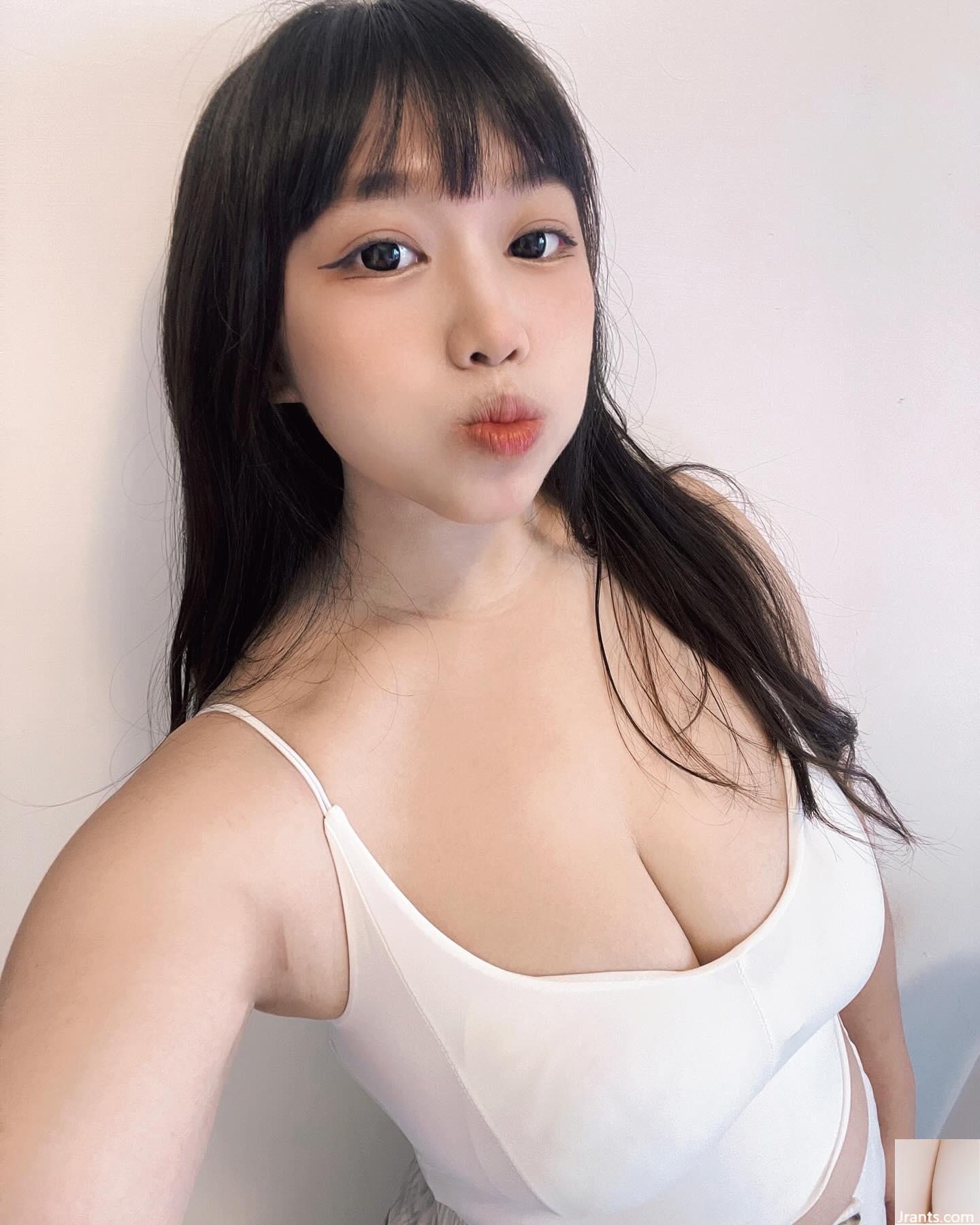 A belíssima &#8220;Emma Ouyang&#8221; tem uma pele clara que faz as pessoas se apaixonarem por ela à primeira vista (20P)