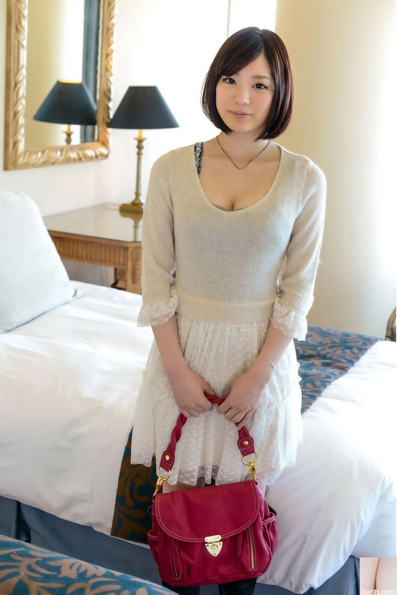 (Set model Jepang) Suzumura Airi (PESAN POSE 01) (115P)