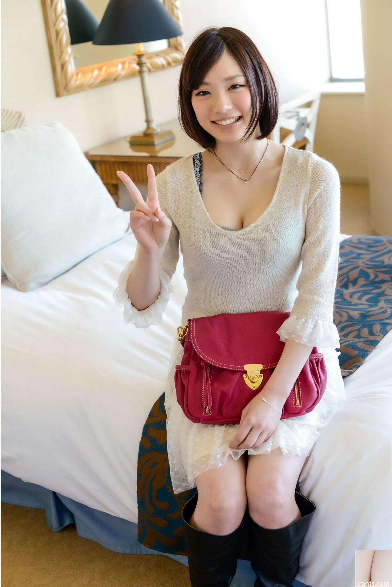 (Set model Jepang) Suzumura Airi (PESAN POSE 01) (115P)