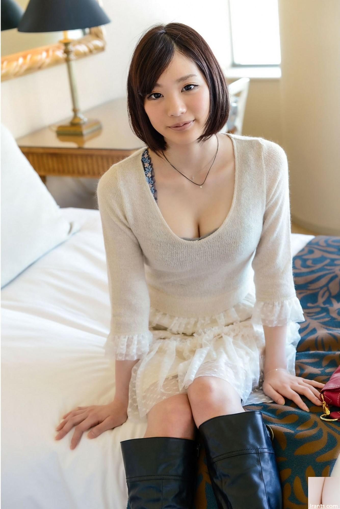 (Set model Jepang) Suzumura Airi (PESAN POSE 01) (115P)