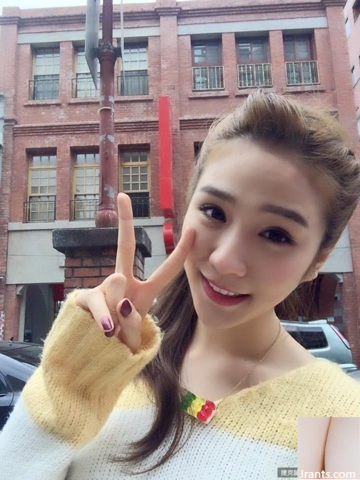 &#8220;Samsung Girl&#8221; Pan Yingzhu compartilhou fotos sensuais no Facebook e internautas confirmaram: Quem é esse para matar (15P)