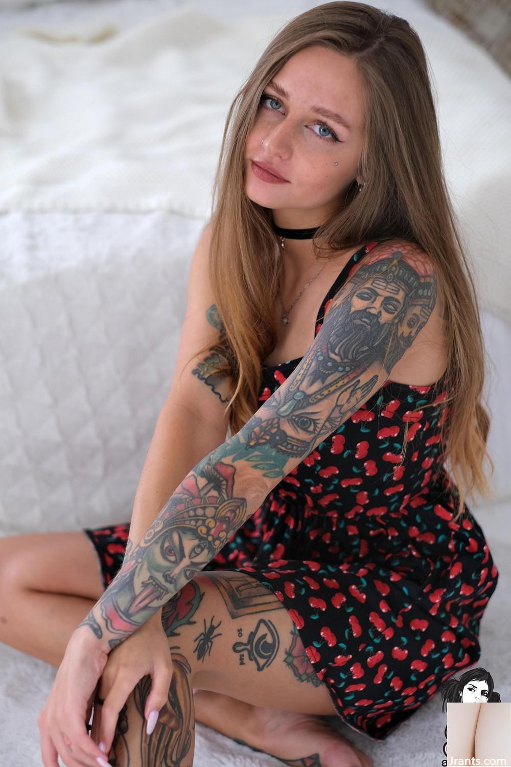 (Suicide Girls) 25 de dezembro de 2024 -Valeriya – Cereja no topo (48P)