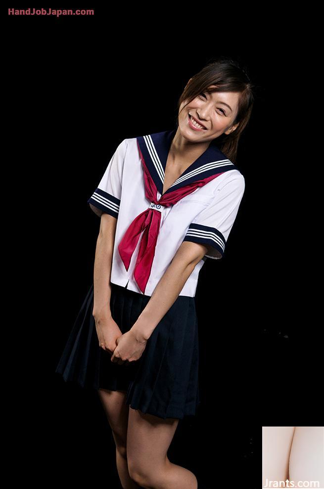 Yamada Reika sangat puas dengan makanannya!!(16P)